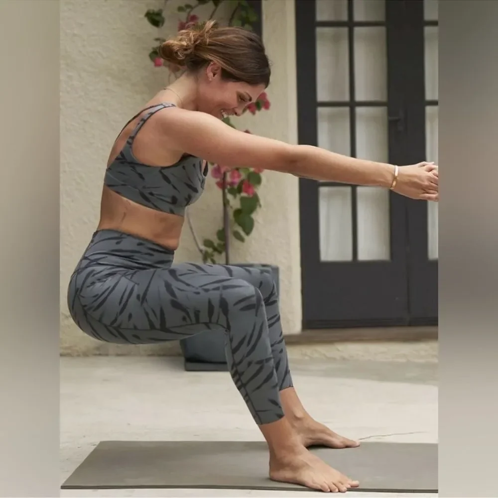 Athleta excellent gray